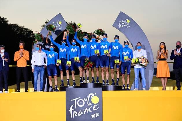 PARIS, FRANCE - SEPTEMBER 20 : Team Movistar pictured during the podium ceremony during stage 21 of the 107th edition of the 2020 Tour de France cycling race, a stage of 122 kms with start in Mantes-la-Jolie and finish at the Avenue des Champs Elysees in Paris on September 20, 2020 in Paris, France, 20 09 2020 CYCLISME : Tour de France - Etape 21 - Mantes la Jolie a Paris Champs Elysees - 20 09 2020 PhotoNews Panoramic 