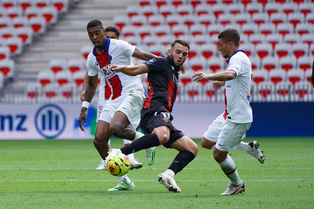Amine Gouiri (OGC Nice) - Marco Verratti (PSG) - Presnel Kimpembe (PSG) FOOTBALL : OGC Nice vs PSG - Ligue 1 Uber Eat - Nice - 20 09 2020 NorbertScanella PanoramiC 