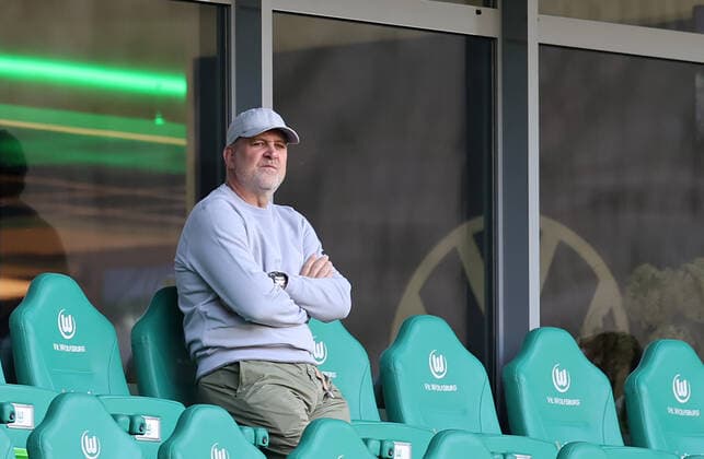 Geschaeftsfuehrer Joerg Schmadtke (VfL Wolfsburg) DFL REGULATIONS PROHIBIT ANY USE OF PHOTOGRAPHS AS IMAGE SEQUENCES AND OR QUASI-VIDEO. *** Managing Director Joerg Schmadtke VfL Wolfsburg DFL REGULATIONS PROHIBIT ANY USE OF PHOTOGRAPHS AS IMAGE SEQUENCES AND OR QUASI VIDEO