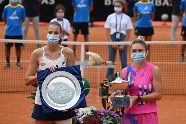 Photo Alfredo Falcone - LaPresse 21 09 2020 Roma (Italy) Tennis Karolina Pliskova (CZE) vs Simona Halep (ROU) women s final Internazionali BNL d Italia 2020 In the pic:Karolina Pliskova and Simona Halep  Copyright: xAlfredoxFalcone LaPressex