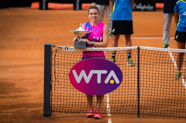 September 21, 2020, Rome, ITALY: Simona Halep of Romania poses with the champions trophy after winning the final of the 2020 Internazionali BNL d Italia WTA, Tennis Damen Premier 5 tennis tournament Rome ITALY - ZUMAa181 20200921_zaa_a181_020 Copyright: xRobxPrangex