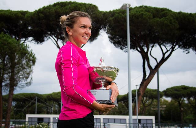 September 21, 2020, Rome, ITALY: Simona Halep of Romania during the champions trophy shoot after the 2020 Internazionali BNL d Italia WTA, Tennis Damen Premier 5 tennis tournament Rome ITALY - ZUMAa181 20200921_zaa_a181_031 Copyright: xRobxPrangex