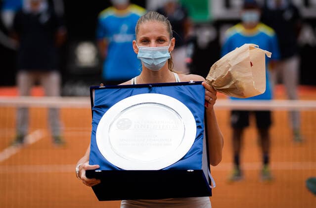 September 21, 2020, Rome, Italy: Karolina Pliskova of the Czech Republic during the trophy ceremony after the final of the 2020 Internazionali BNL d Italia WTA, Tennis Damen Premier 5 tennis tournament Rome ITALY - ZUMAa181 20200921_zaa_a181_050 Copyright: xRobxPrangex