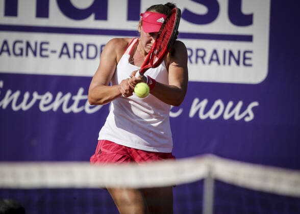 Elena Rybakina (KAZ) in action vs Alize Cornet (FRA) during their WTA, Tennis Damen Open internaionaux de tennis de Strasbourg in Strasbourg on October 22, 2020 TENNIS : Open de Strasbourg - 22 09 2020 ElyxandroCEGARRA PANORAMIC 