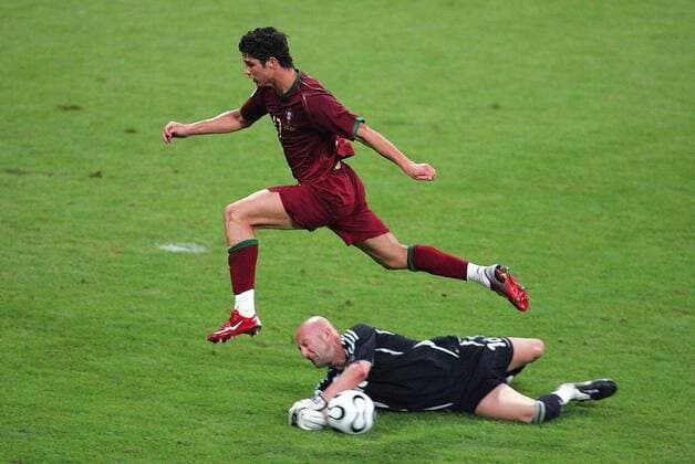 Cristiano Ronaldo & Fabien Barthez Portugal V France Portugal V France World Cup Stadium, Munich, Germany 05 July 2006  Copyright: Allstar RichardxSelle 12863969