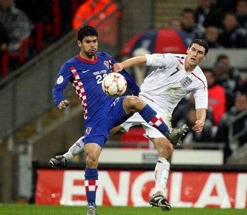 Eduardo & Gareth Barry England V Croatia, EURO Qualifier, EM, Europameisterschaft England V Croatia Wembley, London, England 21 November 2007 Copyright: Allstar RichardxSelle 12883394