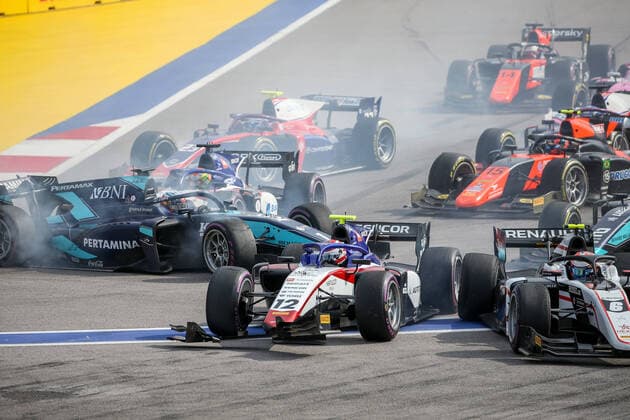 Bilder des Jahres 2020, Sport 09 September Sport Themen der Woche KW39 Sport Bilder des Tages SOCHI, RUSSIA - SEPTEMBER 26, 2020: F2 drivers compete in the First Race at the 2020 Formula Two Russian Grand Prix at the Sochi Autodrom racing circuit. Dmitry Feoktistov TASS  TS0E88C9