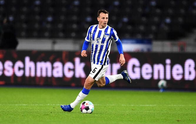 Vladimir Darida (Hertha BSC), am Ball Hertha BSC Berlin - Eintracht Frankfurt 1. Bundesliga 2020 2021, 1. BL, 1. Bundesliga, DFL, Fußball, Fussball, soccer, Herren, Männer, Maenner, Deutschland, Germany Berlin, 25.9.2020, Olympiastadion DFL REGULATIONS PROHIBIT ANY USE OF PHOTOGRAPHS AS IMAGE SEQUENCES AND OR QUASI-VIDEO *** Vladimir Darida Hertha Hertha BSC , am Ball Hertha BSC Berlin Eintracht Frankfurt 1 Bundesliga 2020 2021, 1 BL, 1 Bundesliga, DFL, Fußball, Fussball, soccer, men, men, men, Germany, Germany Berlin, 25 9 2020, Olympiastadion DFL REGULATIONS PROHIBIT ANY USE OF PHOTOGRAPHS AS IMAGE SEQUENCES AND OR QUASI VIDEO