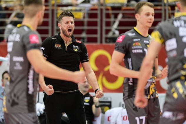 September 25, 2020, Gdansk, Poland: Coach of Trefl Michal Winiarski seen in action during the Volleyball Plus Liga match between Trefl Gdansk and Cuprum Lubin. Gdansk Poland - ZUMAs197 20200925_zaa_s197_265 Copyright: xMateuszxSlodkowskix