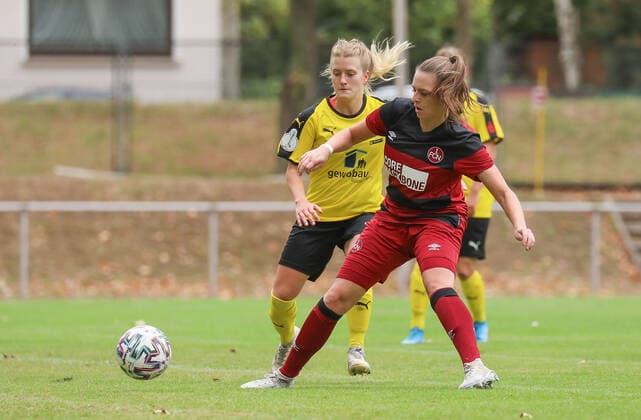 xjfx 27 09 2020 DFB Pokal Frauen SC Opel 06 Rüsselsheim 1 FC Nürnberg v l , Sarah Sieber SC Opel Rüsselsheim Frauen , Luisa Richert 1 FC Nürnberg Frauen DFL DFB REGULATIONS PROHIBIT ANY USE OF PHOTOGRAPHS as IMAGE SEQUENCES and or QUASI VIDEO Copyright: HMBxMedia