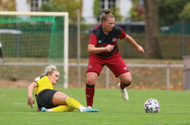xjfx 27 09 2020 DFB Pokal Frauen SC Opel 06 Rüsselsheim 1 FC Nürnberg v l , Michelle Beck SC Opel Rüsselsheim Frauen , Jessica May 1 FC Nürnberg Frauen DFL DFB REGULATIONS PROHIBIT ANY USE OF PHOTOGRAPHS as IMAGE SEQUENCES and or QUASI VIDEO Copyright: HMBxMedia