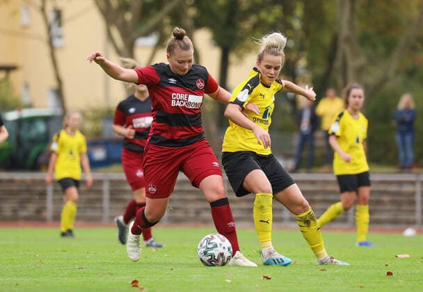 xjfx 27 09 2020 DFB Pokal Frauen SC Opel 06 Rüsselsheim 1 FC Nürnberg v l , Jessica May 1 FC Nürnberg Frauen , Michelle Beck SC Opel Rüsselsheim Frauen DFL DFB REGULATIONS PROHIBIT ANY USE OF PHOTOGRAPHS as IMAGE SEQUENCES and or QUASI VIDEO Copyright: HMBxMedia