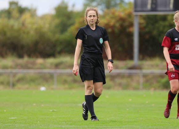 xjfx 27 09 09 2020 DFB Pokal Frauen SC Opel 06 Rüsselsheim 1 FC Nürnberg v l , Referee Katharina Menke DFL DFB REGULATIONS PROHIBIT ANY USE OF PHOTOGRAPHS as IMAGE SEQUENCES and or QUASI VIDEO Copyright: HMBxMedia
