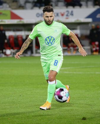 Stuttgart , Fußball Bundesliga , SC Freiburg vs. VfL Wolfsburg , Renato Steffen Wolfsburg In accordance with the regulations of the DFL Deutsche Fußball Liga, it is prohibited to use or have used in the stadium and or the game photographs taken in the form of sequence images and or video-like photo series