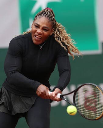 (200928) -- PARIS, Sept. 28, 2020 -- Serena Williams of the United States returns the ball during the women s singles first round match against Kristie Ahn of the United States at French Open tennis tournament 2020 at Roland Garros in Paris, France, Sept. 28, 2020. ) (SP)FRANCE-PARIS-TENNIS-ROLAND GARROS-FRENCH OPEN-DAY 2 GaoxJing 