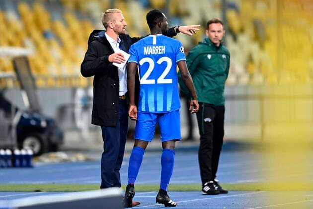 KYIV, UKRAINE - SEPTEMBER 29 : Wim De Decker head coach of KAA Gent its to Suleyman Marreh midfielder of KAA Gent during the UEFA Champions League, Play-offs, 2nd leg match between Dynamo Kyiv and KAA Gent at the NSK Olimpiyskiy stadium on September 29, 2020 in Kyiv, Ukraine, 29 09 2020 FOOTBALL : Dynamo Kiev vs KAA La Gantoise - Ligue des Champions - Play-off - Retour - 29 09 2020 PhotoNews Panoramic 