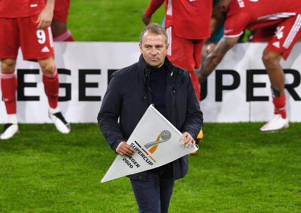 Football Supercup Final 20 21 FC Bayern Muenchen Borussia Dortmund FOOTBALL SUPERCUP FINALE 2020 2021 in Munich 30 09 2020 FC Bayern Muenchen Borussia Dortmund Trainer Hansi Flick FC Bayern Muenchen with Supercup pennant PHOTO Markus Ulmer Pressefoto Ulmer Pool xxNOxMODELxRELEASExx DFL regulations prohibit any use of photographs as image sequences and or quasi video Dortmund Deutschland Poolfoto Ulmer Pool ,EDITORIAL USE ONLY