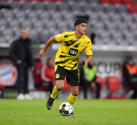 30 09 2020, Football Supercup FC Bayern Borussia Dortmund 30 09 2020, Football DFL Supercup 2020, FC Bayern München Borussia Dortmund, in the Allianz Arena Munich Mahmoud Dahoud Dortmund am Ball Foto Bernd Feil M i S Pool Only for journalistic purposes Only for editorial use In accordance with the regulations of the DFL Deutsche Fußball Liga, it is prohibited to use or have used photographs taken in the stadium and or of the match in the form of sequence images and or video-like photo sequences DFL regulations prohibit any use of photographs as image sequences and or quasi video National and international NewsAgencies OUT Munich Bavaria Germany Poolfoto ,EDITORIAL USE ONLY