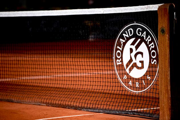 illustration Roland Garros - Filet - logo TENNIS : Internationaux de France Roland Garros 2020 - Paris - 01 10 2020 JBAutissier Panoramic 