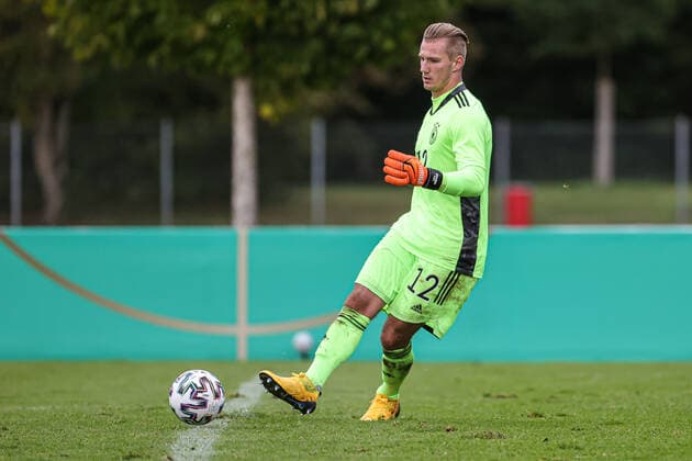 Fussball Laenderspiel - Deutschland U20 vs. Schweiz U20 - 07-10-2020 Luca Unbehaun (Deutschland U20 12) mit einem Pass,Fussball Laenderspiel, Deutschland U20 vs. Schweiz U20, am Mittwoch, den 07. Oktober 2020 Sportanlage Grütt in Lörrach (Deutschland). *** Football match Germany U20 vs. Switzerland U20 07 10 2020 Luca Unbehaun Germany U20 12 with a pass,Football match, Germany U20 vs. Switzerland U20, on Wednesday, 07 October 2020 Sportanlage Grütt in Lörrach Germany Copyright: xBEAUTIFULxSPORTS G.xHubbsx