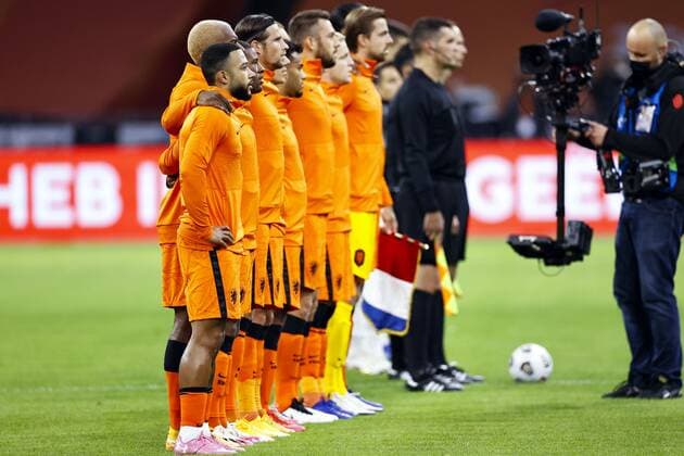 AMSTERDAM - (lr) Memphis Depay of Holland during the friendly match between the Netherlands and Mexico at the Johan Cruyff Arena on October 07, 2020 in Amsterdam, Netherlands. ANP MAURICE VAN STEEN International Friendly, Länderspiel, Nationalmannschaft match 2020 2021 xVIxANPxSportx xxANPxIVx 423697818