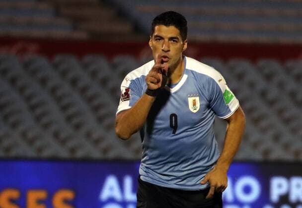 Luis Suarez of Uruguay celebrates after scoring during the South American qualifiers to Catar World Cup soccer match between national soccer teams of Uruguay and Chile, at Centenario stadium in Montevideo, Uruguay, 08 October 2020. Uruguay vs. Chile !ACHTUNG: NUR REDAKTIONELLE NUTZUNG!  Copyright: xRaulxMartinezx JJPANA5250 20201009-637378039156350732