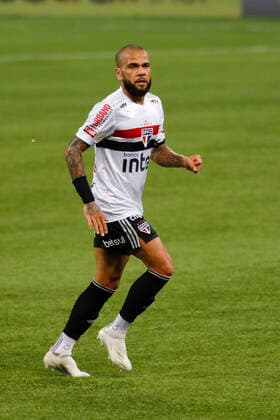 Palmeiras x São Paulo SÃO PAULO, SP - 10.10.2020: PALMEIRAS X SÃO PAULO - Daniel Alves during the game between Palmeiras and São Paulo FC held at Allianz Parque, in São Paulo, SP. The match is valid for the 15th round of the Brazilian Championship 2020. (Photo: Ricardo Moreira Fotoarena) x1977249x  RicardoxMoreira