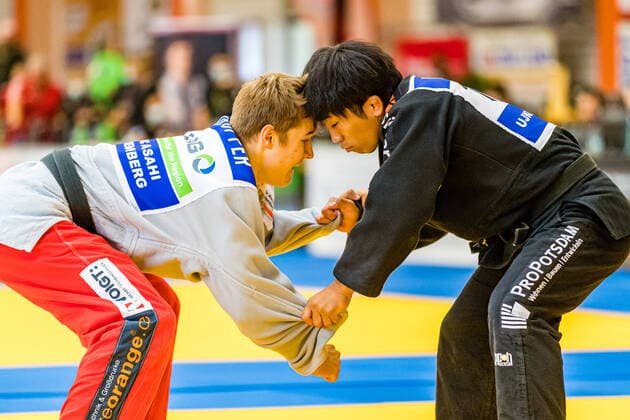 10 10 2020, Brandenburg, Senftenberg Judo Bundesliga Final Men 2020 Tatsuto Shima, UJKC Potsdam, Julian Krupper, KSC Asahi Spremberg photo Eibner Hammerschmidt Judo Bundesliga Final Men 2020 Senftenberg Copyright: xHammerschmidtx Eibner-Pressefotox EP_fhamm