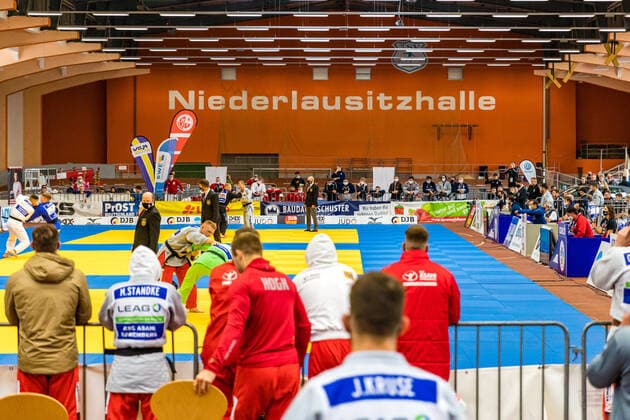 10 10 2020, Brandenburg, Senftenberg Judo Bundesliga Mens final 2020 In the Niederlausitzhalle there will be fights on three mats photo Eibner Hammerschmidt Judo Bundesliga Mens final 2020 Senftenberg Copyright: xHammerschmidtx Eibner-Pressefotox EP_fhamm