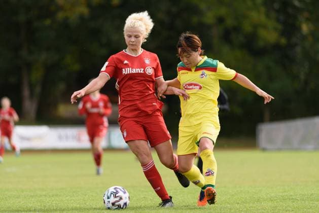 ASCHHEIM, GERMANY, OCT 11: Fiona Gaisser ( 22 FC Bayern München II) and Yuka Hirano ( 17 1. FC Koeln) during the 2. Frauen Bundesliga match between FC Bayern München II and 1. FC Köln. Sven Beyrich SPP FC Bayern München II vs 1. FC Köln 