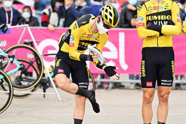 Photo Gian Mattia D Alberto - LaPresse October 11, 2020 Italy Cycling Giro d Italia 2020 - 103th edition - Stage 9 - from San Salvo to Roccaraso (Aremogna) In the pic: KRUIJSWIJK Steven( NED )TEAM JUMBO - VISMA  Copyright: xGianxMattiaxD Alberto LaPressex