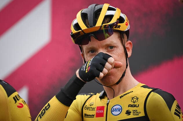 Photo Massimo Paolone LaPresse October 11, 2020 Italy Cycling Giro d Italia 2020 - 103th edition - Stage 9 - from San Salvo to Roccaraso (Aremogna) In the pic: KRUIJSWIJK Steven( NED )TEAM JUMBO - VISMA  Copyright: xMassimoxPaolone LaPressex