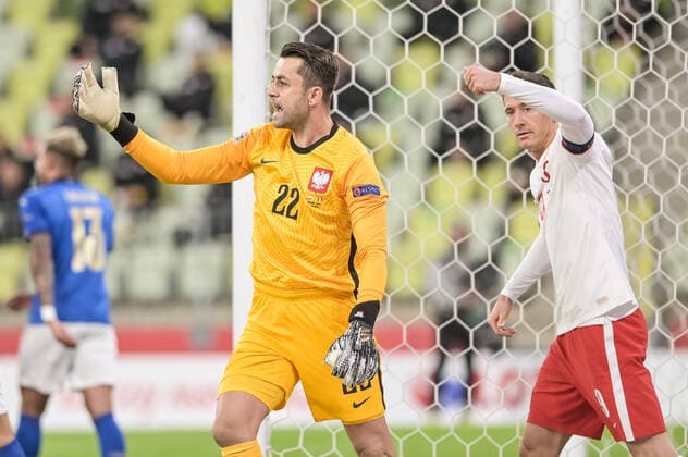 11.10.2020 GDANSK PILKA NOZNA - LIGA NARODOW UEFA MECZ GRUPY A POLSKA - WLOCHY Football - UEFA Nations League group A match Poland - Italy N Z LUKASZ FABIANSKI ROBERT LEWANDOWSKI FOT MATEUSZ SLODKOWSKI FOTONEWS NEWSPIX.PL --- Newspix.pl  20201011FNMS53