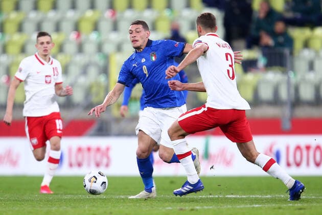 2020.10.11 Gdansk Pilka Nozna Mecz Ligi Narodow Polska - Wlochy N z Andrea Belotti Sebastian Walukiewicz Foto Piotr Matusewicz PressFocus 2020.10.11 Gdansk Football UEFA Nations League Poland - Italy Andrea Belotti Sebastian Walukiewicz Credit: Piotr Matusewicz PressFocus NEWSPIX.PL --- Newspix.pl  20201011_PF_PM025