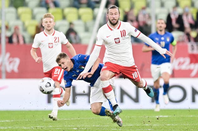 October 11, 2020, Gdansk, Poland: Nicolo Barella of Italy (L) and Grzegorz Krychowiak of Poland (R) are seen in action during the football UEFA Nations League match between Poland and Italy at the Energa Stadium in Gdansk Gdansk Poland - ZUMAs227 20201011_zip_s227_010 Copyright: xMateuszxSlodkowskix
