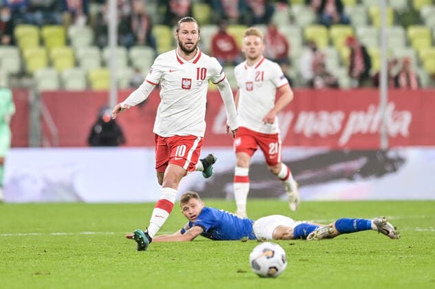 11.10.2020 GDANSK PILKA NOZNA - LIGA NARODOW UEFA MECZ GRUPY A POLSKA - WLOCHY Football - UEFA Nations League group A match Poland - Italy N Z GRZEGORZ KRYCHOWIAK NICOLO BARELLA FOT MATEUSZ SLODKOWSKI FOTONEWS NEWSPIX.PL --- Newspix.pl  20201011FNMS96