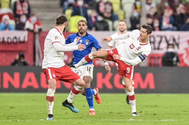 11.10.2020 GDANSK PILKA NOZNA - LIGA NARODOW UEFA MECZ GRUPY A POLSKA - WLOCHY Football - UEFA Nations League group A match Poland - Italy N Z ROBERT LEWANDOWSKI EMERSON FOT MATEUSZ SLODKOWSKI FOTONEWS NEWSPIX.PL --- Newspix.pl  20201011FNMS139