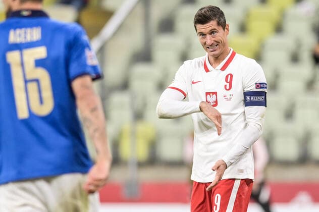 11.10.2020 GDANSK PILKA NOZNA - LIGA NARODOW UEFA MECZ GRUPY A POLSKA - WLOCHY Football - UEFA Nations League group A match Poland - Italy N Z ROBERT LEWANDOWSKI SYLWETKA FOT MATEUSZ SLODKOWSKI FOTONEWS NEWSPIX.PL --- Newspix.pl  20201011FNMS154