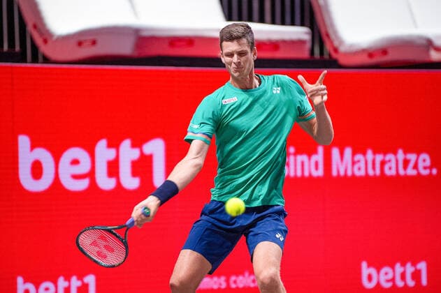 In Hubert HURKACZ POL , Hubert HURKACZ POL vs Marc POLMANS AUS , TENNIS, bett1hulks Indoor, 12 10 2020, GER, TENNIS, ATP TOUR, bett1hulks Indoor, John MILLMAN AUS vs Misacha ZVEREV GER , 12 10 2020 KOELN Copyright: xEibner-Pressefotox EP_BSO