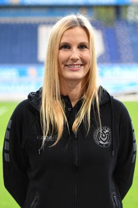 Team doctor Dr Svenja Kloer MSV Duisburg women 12 10 2020, football, women football Bundesliga, MSV Duisburg Teampraesentation 2020 21 DFL DFB REGULATIONS PROHIBIT ANY USE OF PHOTOGRAPHS AS IMAGE SEQUENCES AND OR QUASI VIDEO 12 10 2020, football, women football Bundesliga, MSV Duisburg Teampraesentation 2020 21 Duisburg Copyright: xThomasxThienelx Eibner-Pressefotox EP_ttl