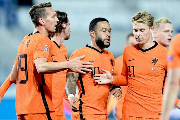 BERGAMO, 14-10-2020, football, UEFA Nations League, season 2020 2021, Netherlands players celebrating after the 1-1 from Donny van de Beek during the match Italy - Netherlands Italy - Netherlands  x9566259x Copyright: