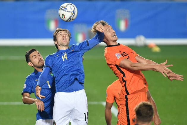 Luuk De Jong of Netherlands and Federico Chiesa of Italy during the Uefa Nation League Group Stage A1 football match between Italy and Netherlands at Atleti azzurri d Italia Stadium in Bergamo (Italy), October, 14, 2020. Photo Andrea Staccioli Insidefoto andreaxstaccioli