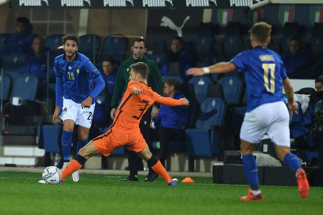 Manuel Locatelli (Italy)Joel Veltman (Netherlands) during the Uefa Nations League 2020-2021 match between Italy 1-1 Neterlands at Gewiss Stadium October 14, 2020 in Bergamo, Italy. Noxthirdxpartyxsales  (146364572)
