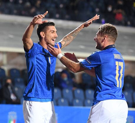 (201015) -- BERGAMO, Oct. 15, 2020 -- Italy s Lorenzo Pellegrini (L) celebrates his goal with Ciro Immobile during a UEFA Nations League football match against the Netherlands in Bergamo, Italy, Oct. 14, 2020. (Photo by Alberto Lingria Xinhua) (SP)ITALY-BERGAMO-FOOTBALL-UEFA NATIONS LEAGUE-ITALY VS NETHERLANDS ChengxTingting 