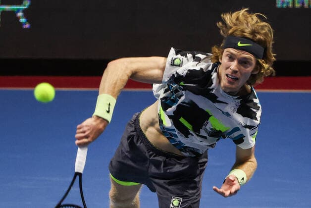 ST PETERSBURG, RUSSIA - OCTOBER 15, 2020: Russian tennis player Andrei Rublev struggles in a Round of 16 match against his French rival Ugo Humbert during the St Petersburg Open 2020 international tournament held at Sibur Arena. Alexander Demianchuk TASS  TS0EAE62