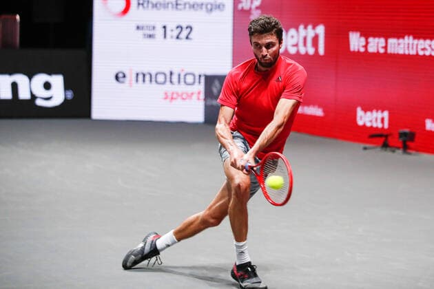 Opening of the tennis season after Corona with restrictions single, distance, etc , Berlin, 25 04 2020,