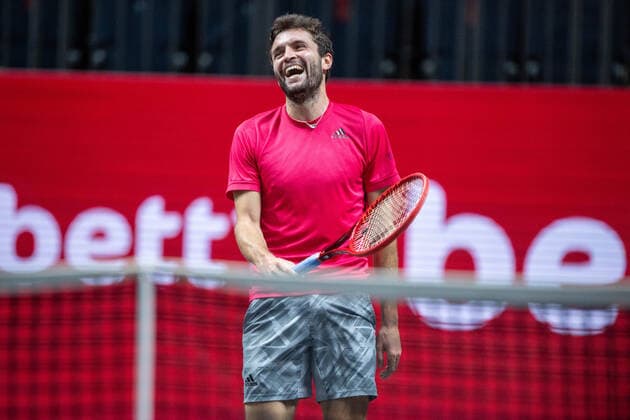 Gilles SIMON FRA is angry about a missed chance to play tennis, bett1HULKS Indoors 2020, Champions Trophy, ATP 250 tournament on 15 10 2020 in Cologne Germany Â