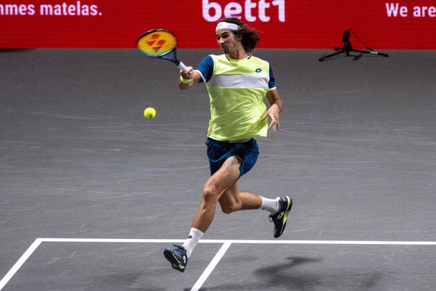 In Lloyd HARRIS RSA , Alexander ZVEREV GER vs. Lloyd HARRIS RSA , TENNIS, bett1hulks Indoor, 16 10 2020, GER, TENNIS, ATP TOUR, bet1hulks Indoor, Alexander ZVEREV GER vs. Copyright: xEibnerxPressefotox xBenjaminxSOELZERx EP_BSO