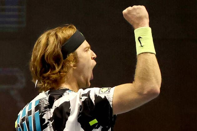 ST PETERSBURG, RUSSIA - OCTOBER 17, 2020: Russia s Andrey Rublev clenches a fist in a semifinal match against Canada s Denis Shapovalov at the St Petersburg Open 2020 international tournament held at Sibur Arena. Alexander Demianchuk TASS  TS0EB298