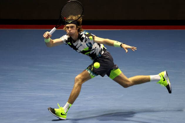 ST PETERSBURG, RUSSIA - OCTOBER 17, 2020: Russia s Andrey Rublev returns the ball in a semifinal match against Canada s Denis Shapovalov at the St Petersburg Open 2020 international tournament held at Sibur Arena. Alexander Demianchuk TASS  TS0EB29D